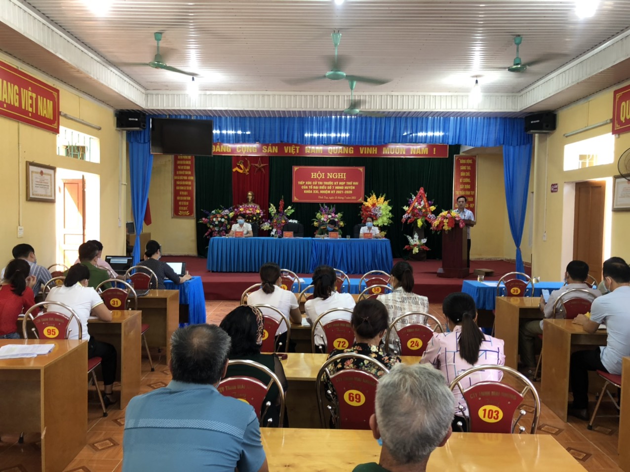 Tổ đại biểu số 7 HĐND huyện Bắc Quang tiếp xúc cử tri tại thị trấn Vĩnh Tuy