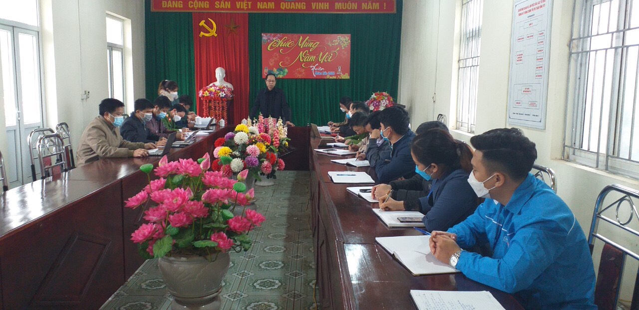 Bí thư Huyện ủy Bắc Quang Hà Việt Hưng kiểm tra tình hình trước trong và sau tết tại thị trấn Vĩnh Tuy