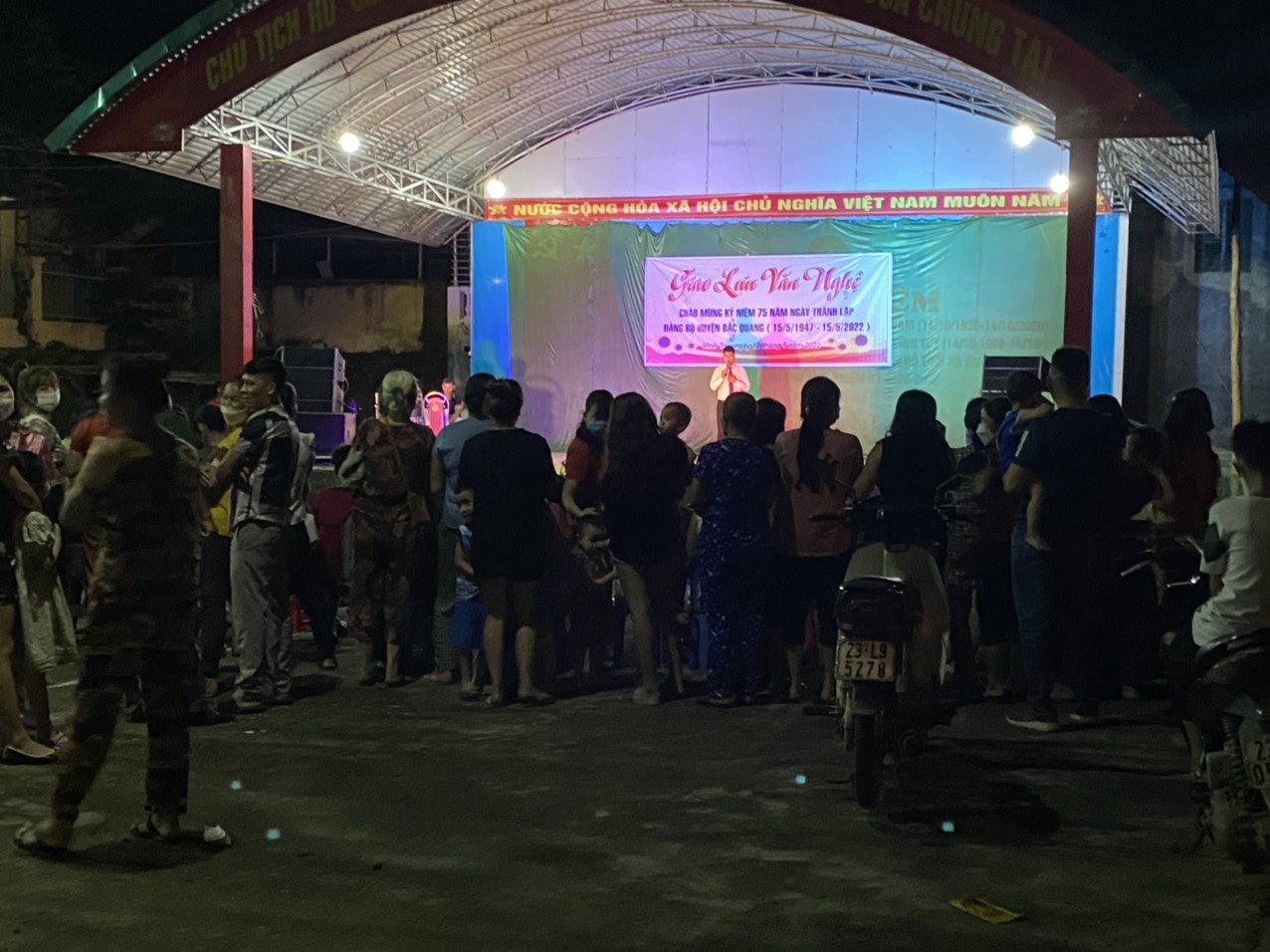 Tối ngày 12/5/2022 thị trấn Vĩnh Tuy tổ chức đêm giao lưu văn nghệ chào mừng kỷ niệm 132 năm ngày sinh Chủ tịch Hồ Chí Minh và kỷ niệm 75 năm ngày thành lập Đảng bộ huyện Bắc Quang (15/5/1947-15/5/2022)