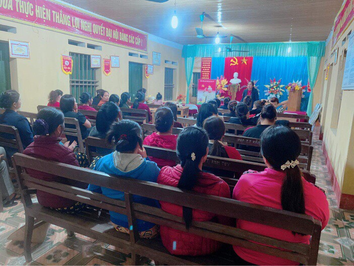 Tối ngày 26/3/2023, Thường trực Hội LHPN thị trấn Vĩnh Tuy tổ chức đối thoại trực tiếp với hội viên, phụ nữ tổ dân phố Phố Mới