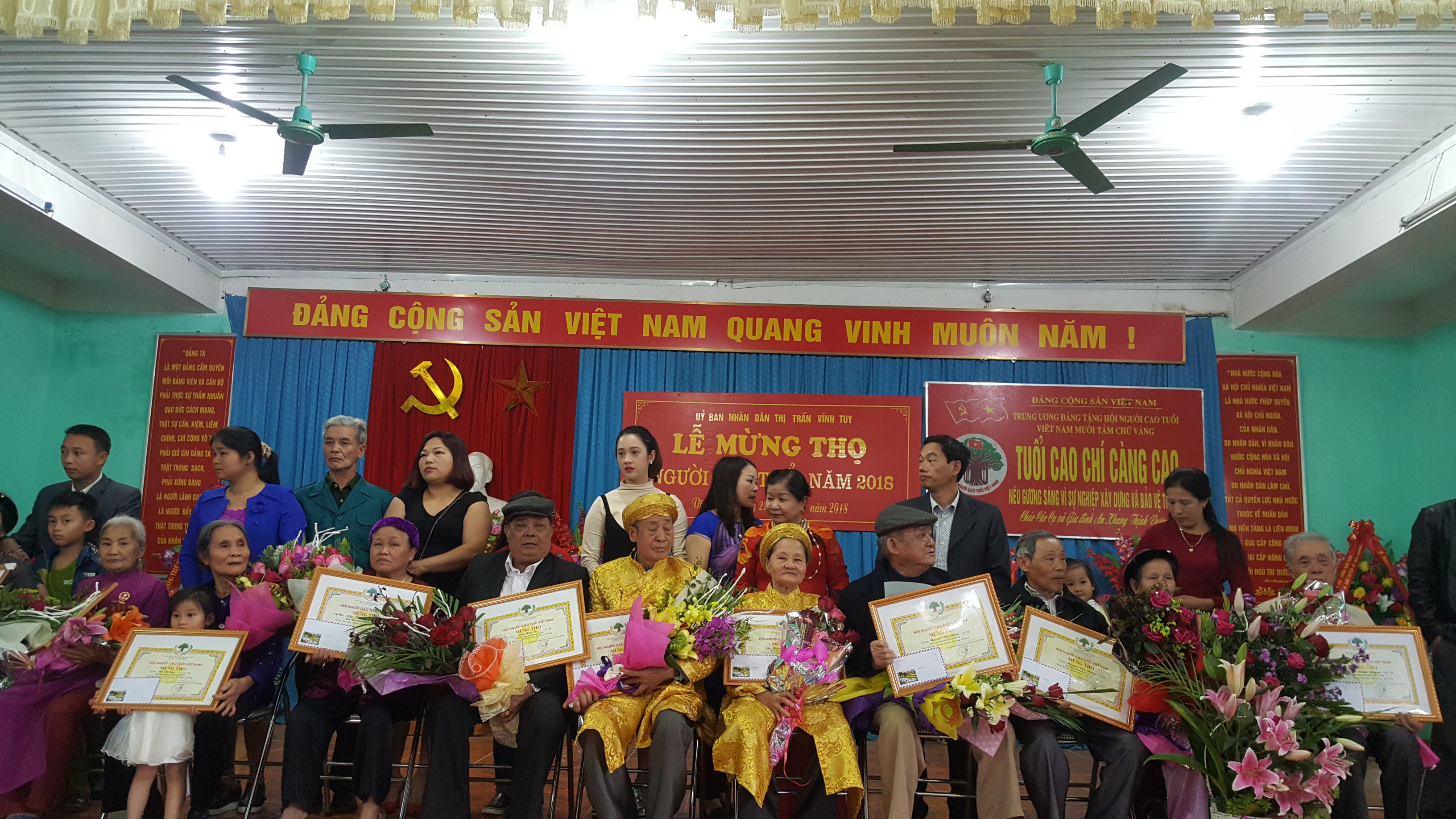 Ủy ban nhân dân thị trấn Vĩnh Tuy tổ chức Lễ chúc thọ Người cao tuổi xuân Mậu Tuất năm 2018