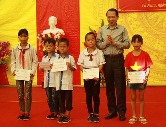 Nhân kỷ niệm 45 năm thành lập Quân đội nhân dân Việt Nam 22/12 và ngày Quốc phòng toàn dân