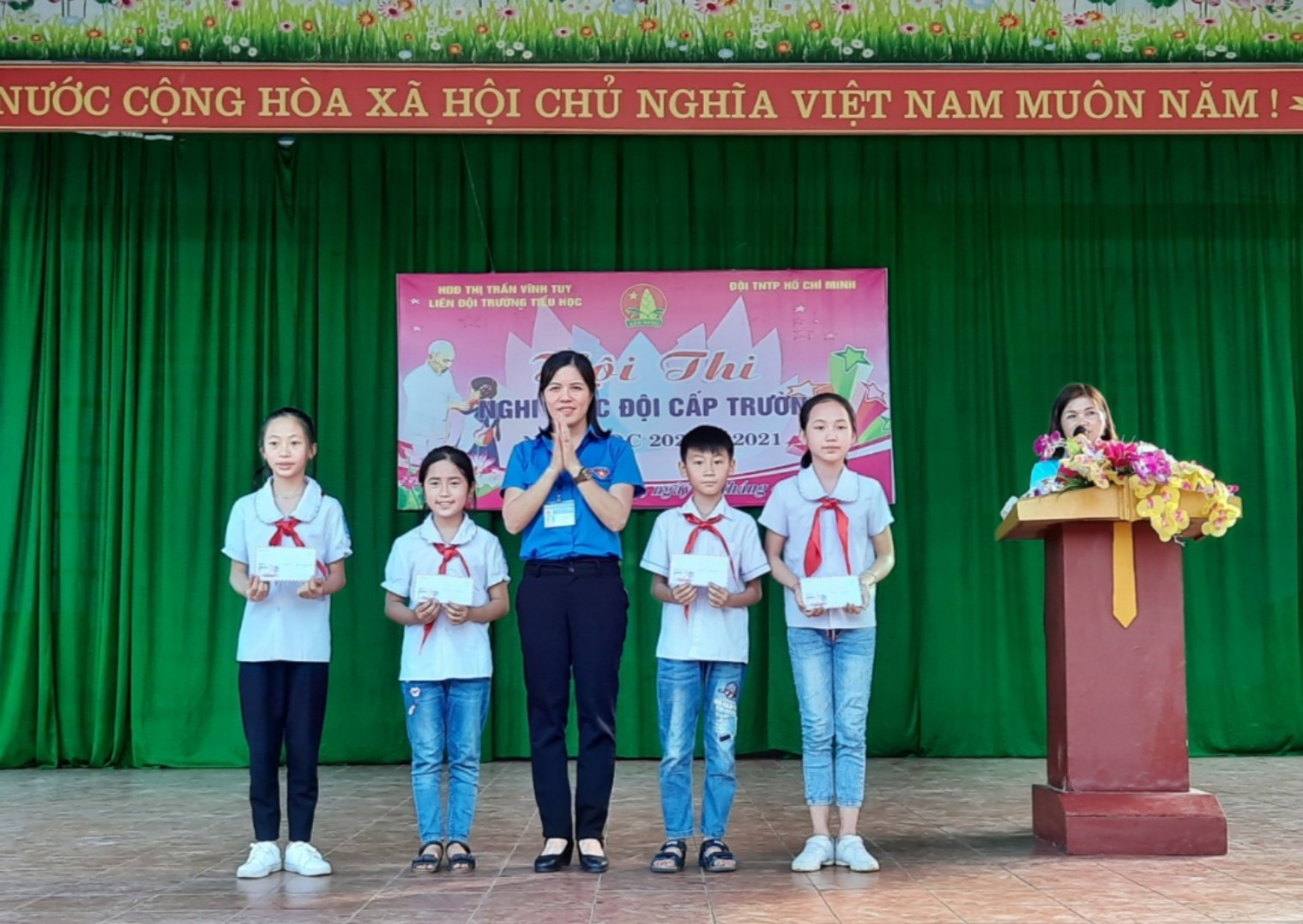 Trường Tiểu học thị trấn Vĩnh Tuy tổ chức Hội thi nghi thức đội cấp trường